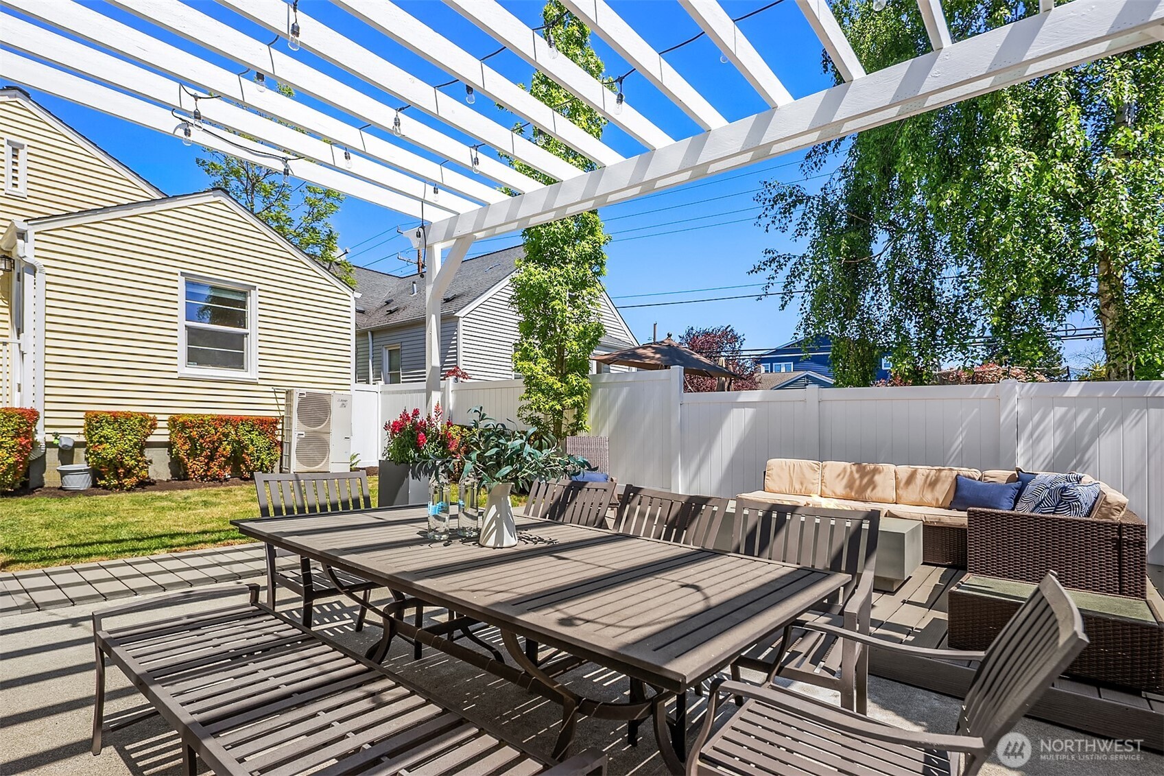 549 N 77th Street , Seattle, WA 98103