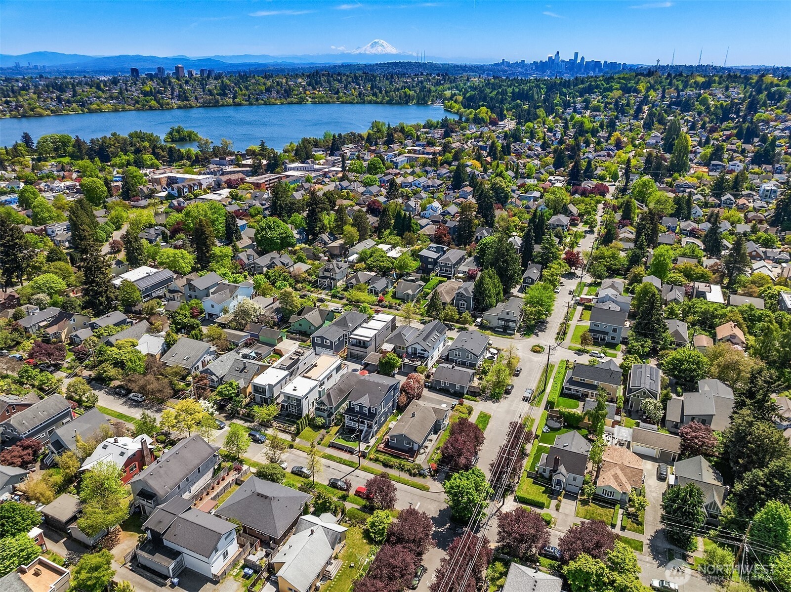 549 N 77th Street , Seattle, WA 98103