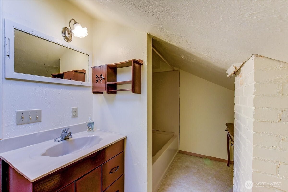 43004 196th Avenue SE, Enumclaw, WA 98022-9998