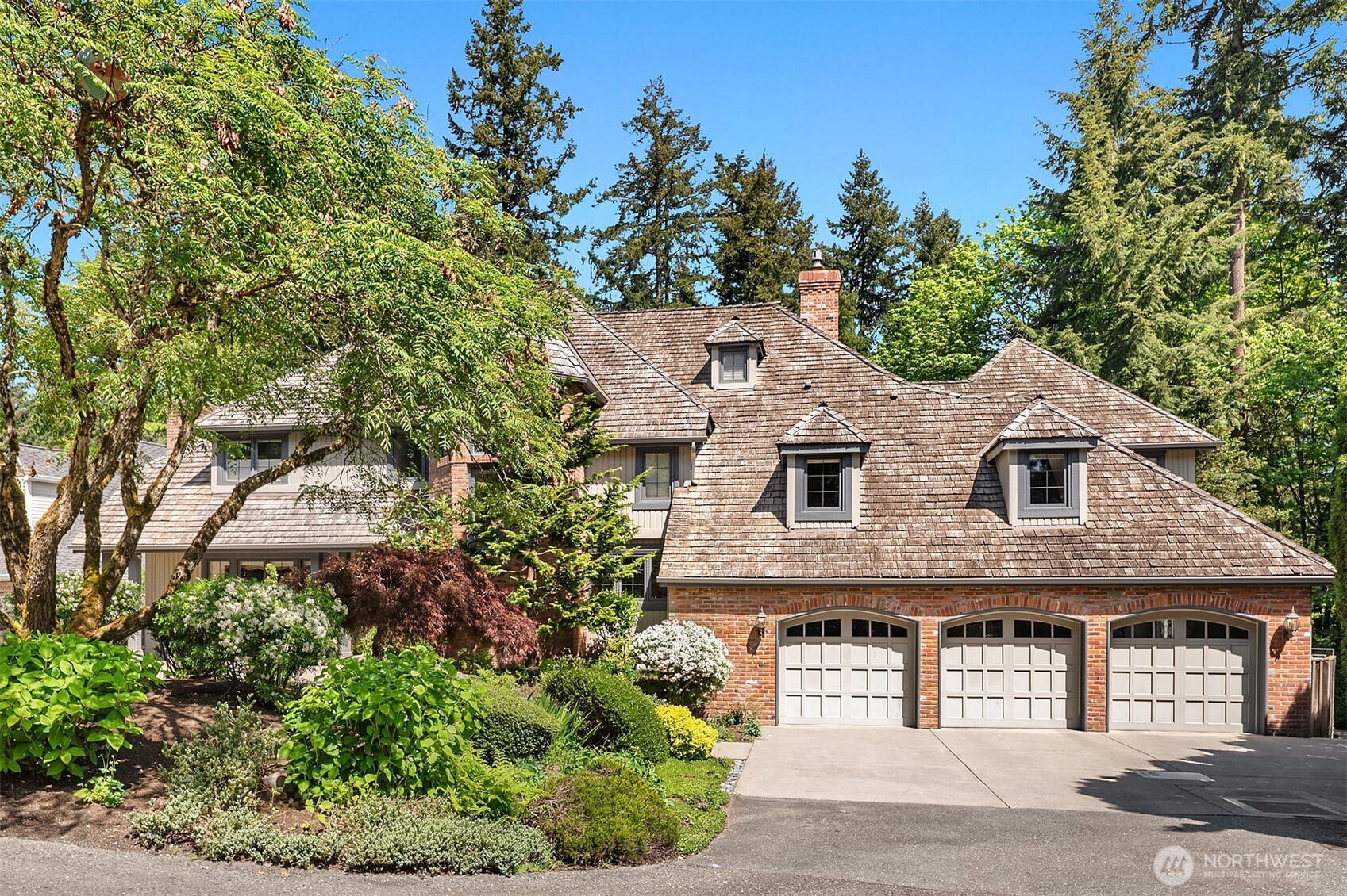 3240 126th Avenue NE, Bellevue, WA 98005