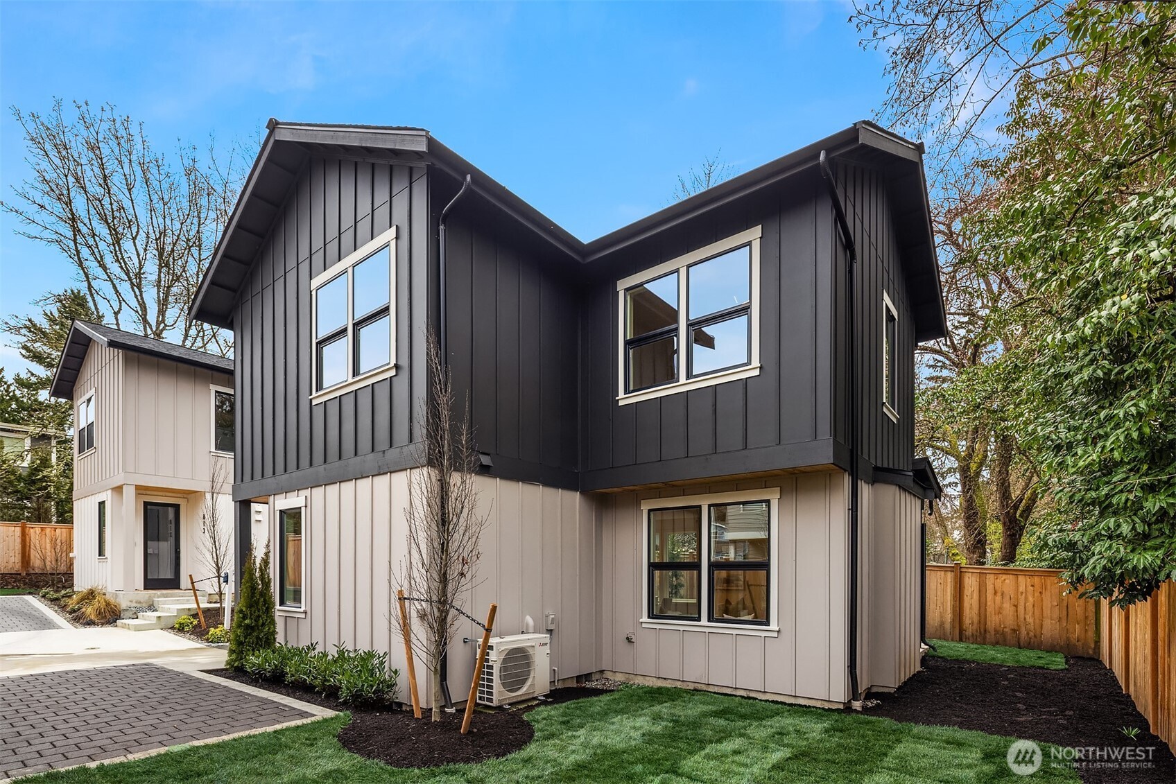 817 18th Avenue W, Kirkland, WA 98033