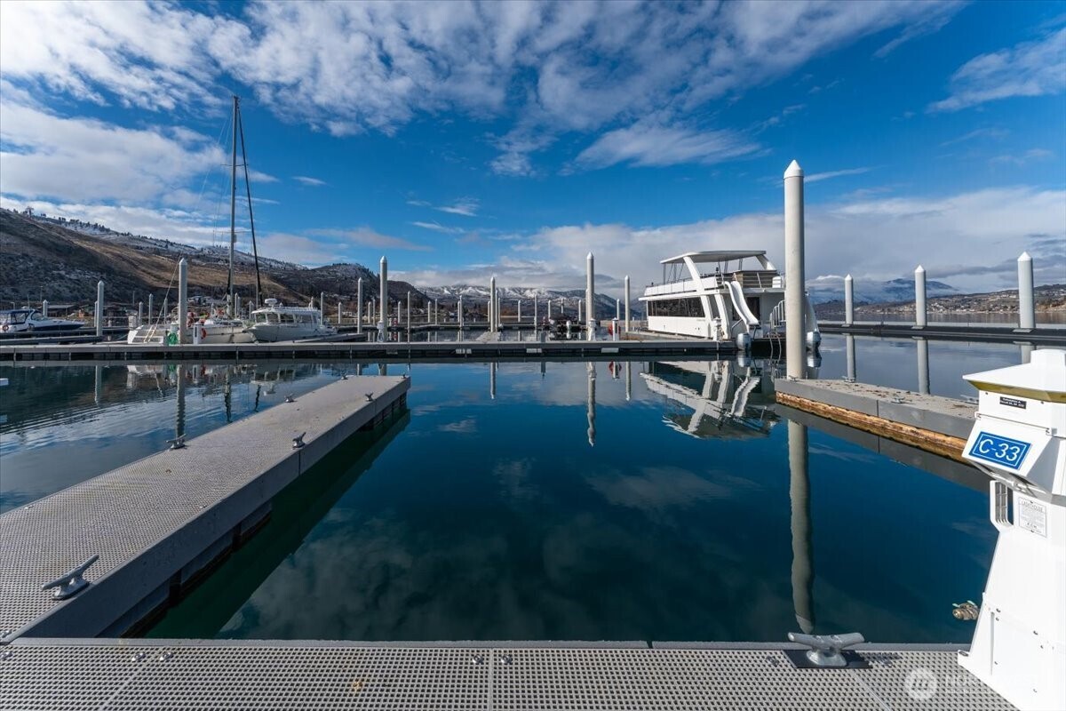 1350 W Woodin Avenue #C33, Chelan, WA 98816