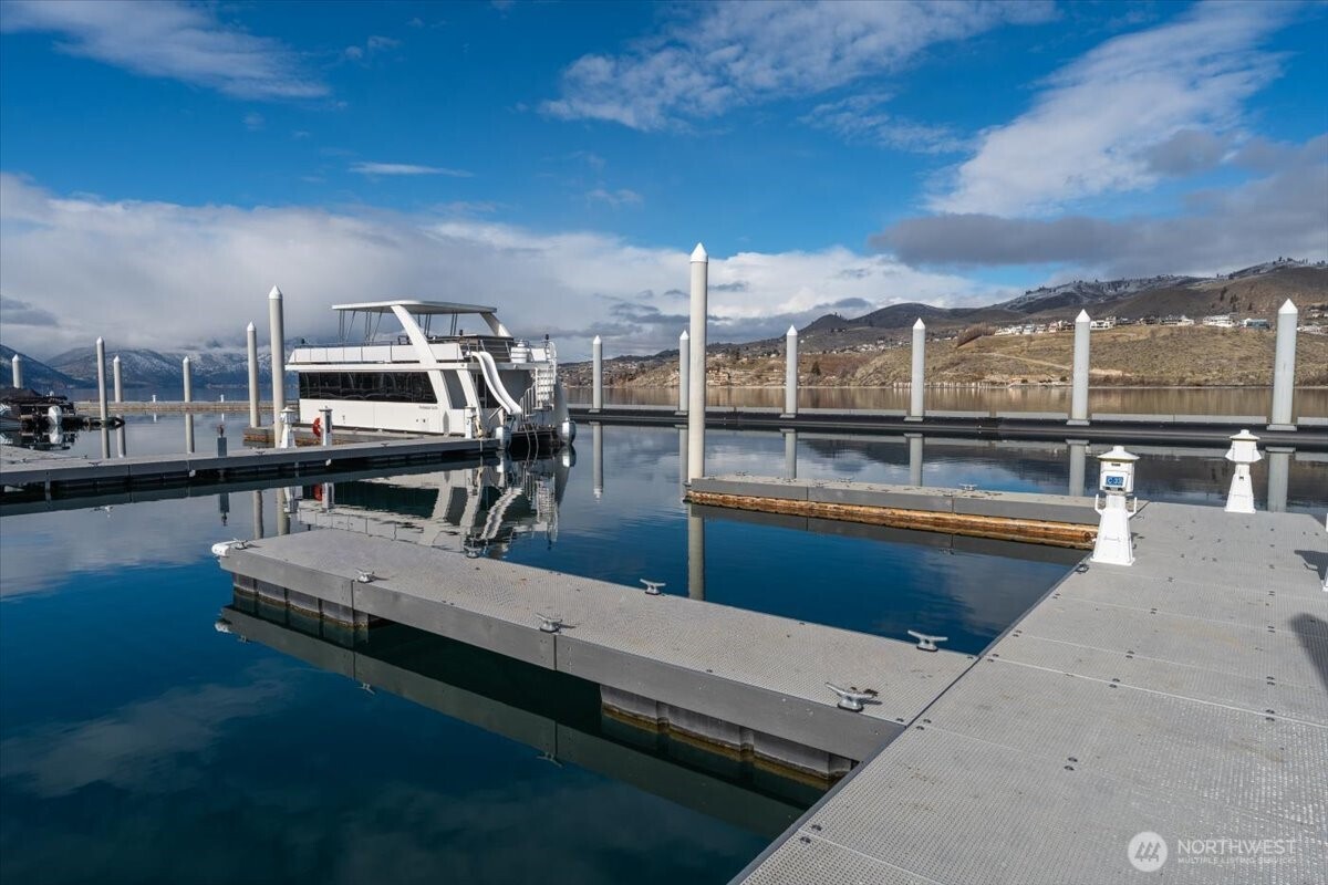1350 W Woodin Avenue #C33, Chelan, WA 98816