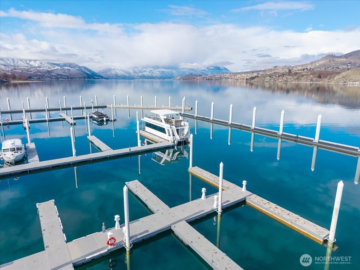 1350 W Woodin Avenue #C33, Chelan, WA 98816