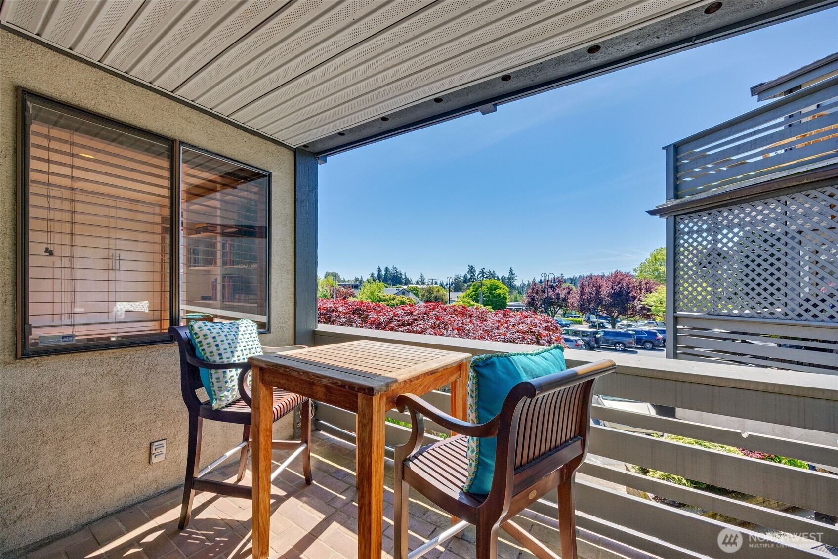 153 Madison Avenue N, Bainbridge Island, WA 98110