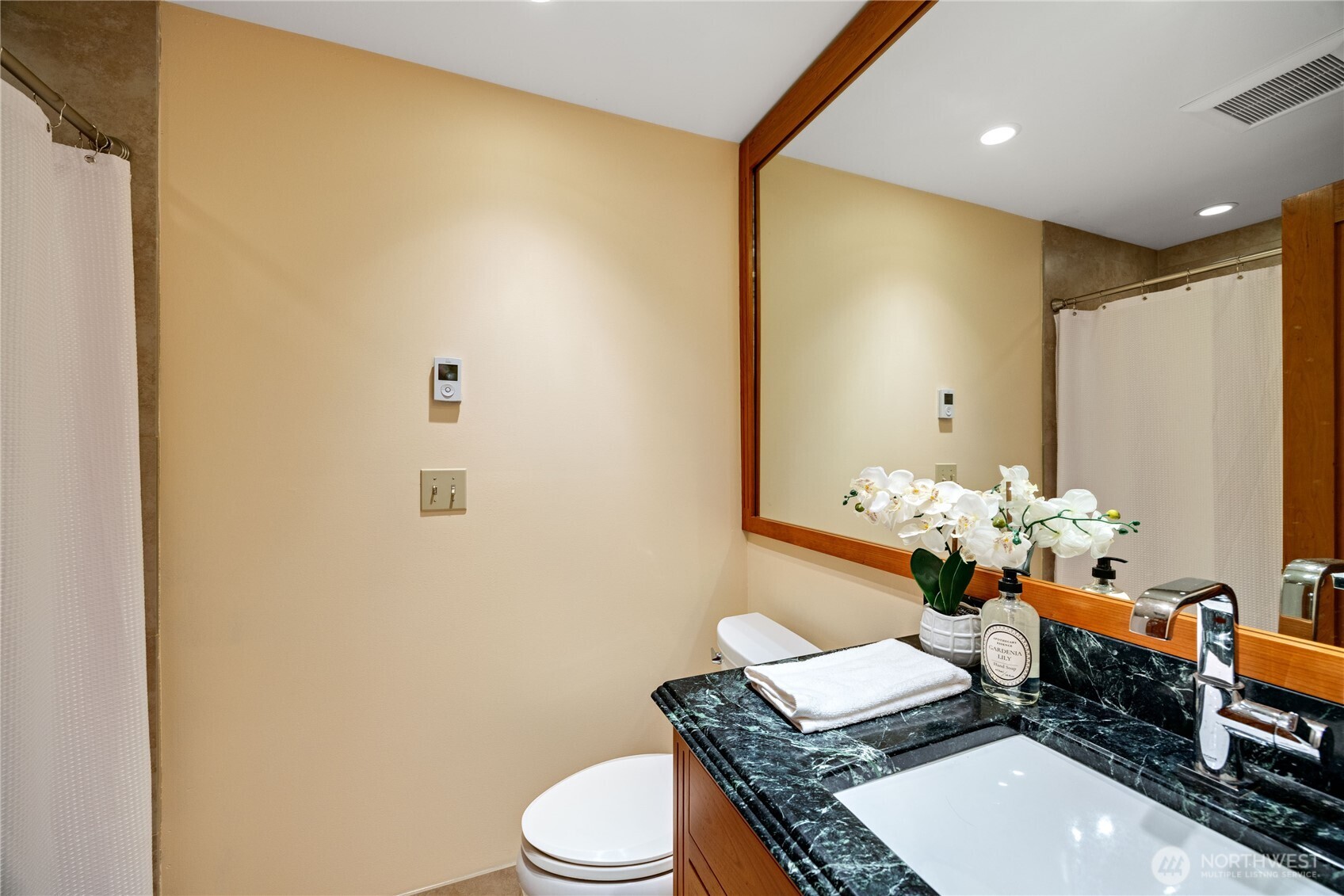 153 Madison Avenue N, Bainbridge Island, WA 98110