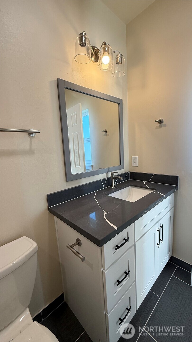 9025 38th Avenue S, Seattle, WA 98118