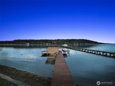 4728 NE 172nd Street , Lake Forest Park, WA 98155
