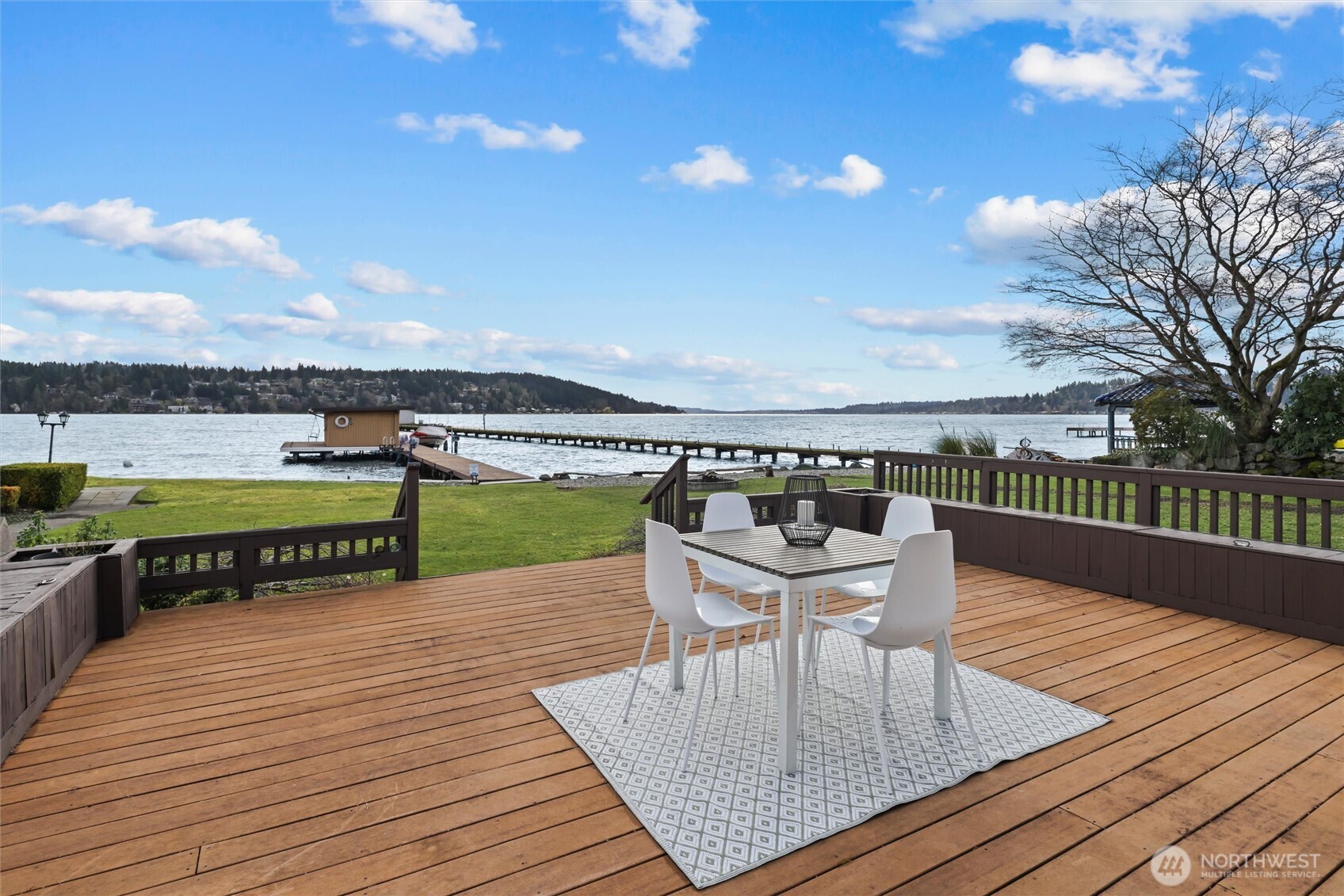 4728 NE 172nd Street , Lake Forest Park, WA 98155
