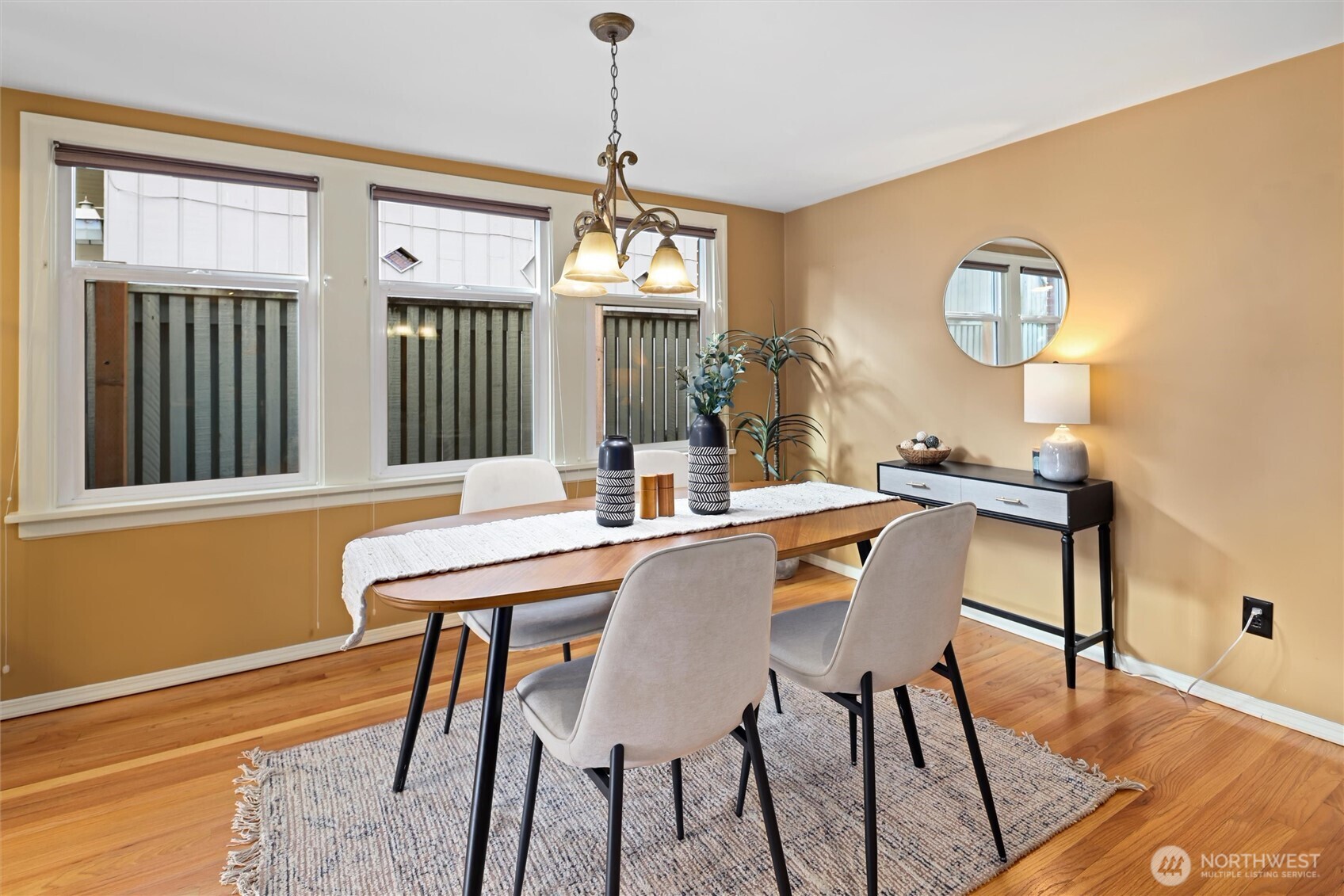 4728 NE 172nd Street , Lake Forest Park, WA 98155