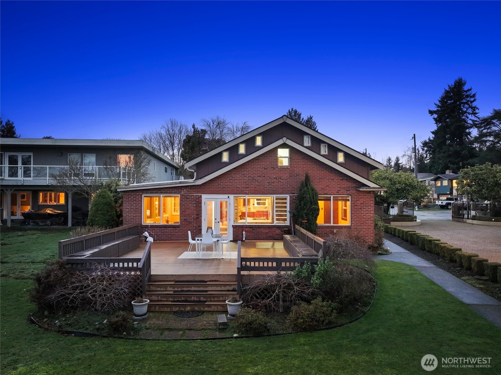 4728 NE 172nd Street , Lake Forest Park, WA 98155