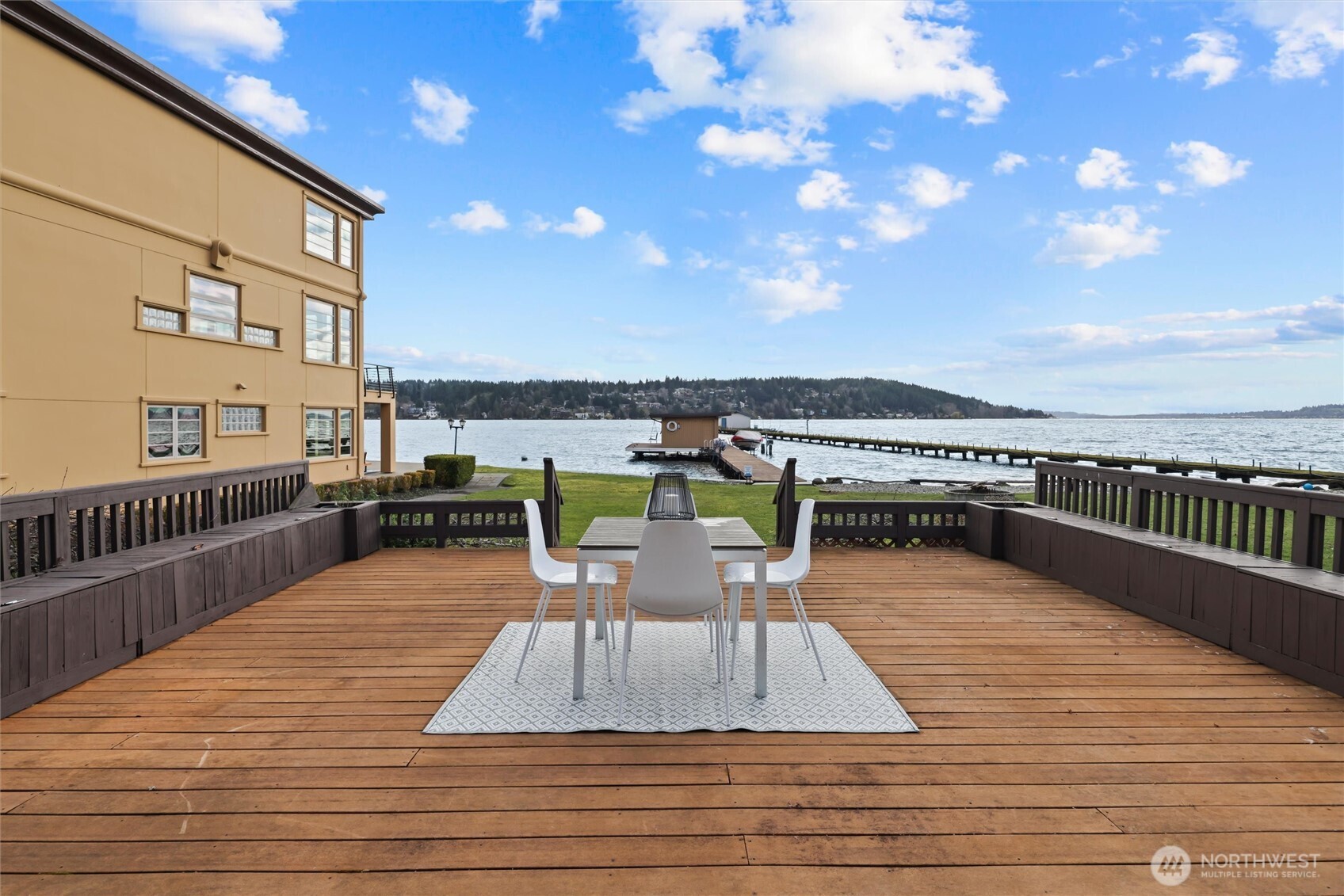 4728 NE 172nd Street , Lake Forest Park, WA 98155