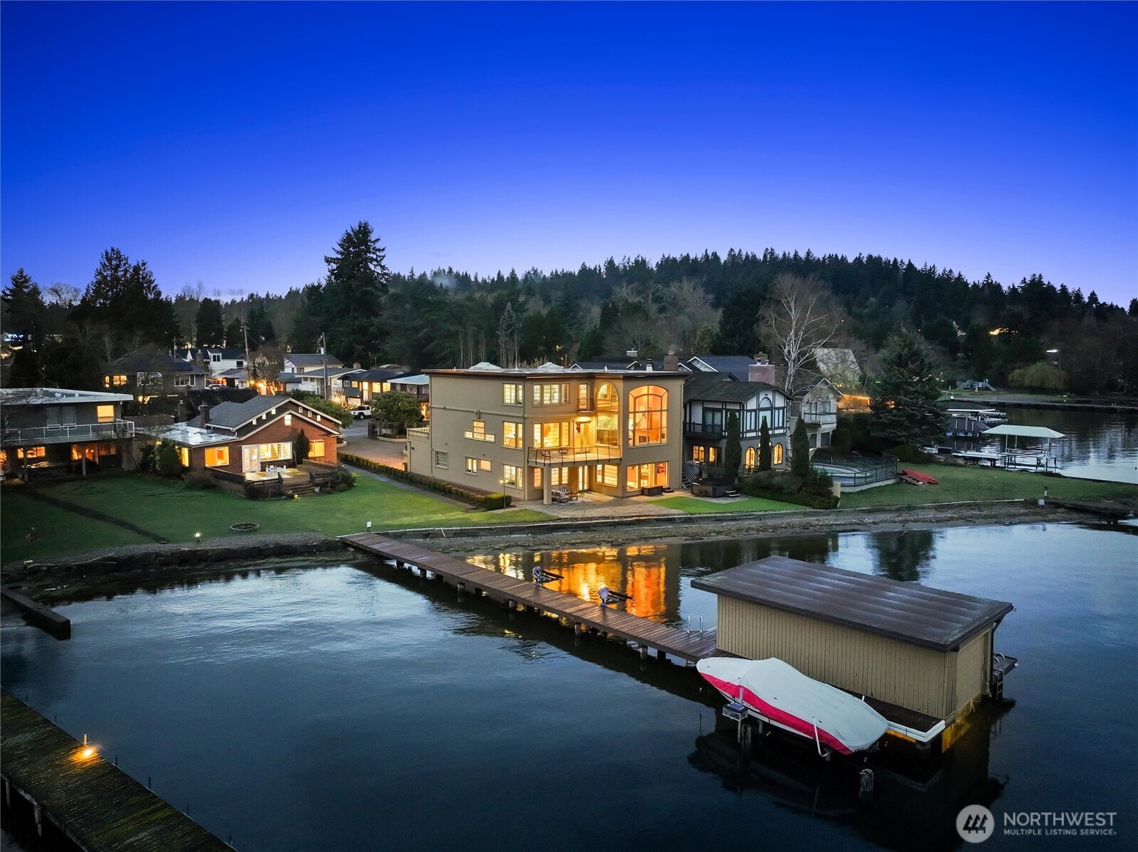 4728 NE 172nd Street , Lake Forest Park, WA 98155