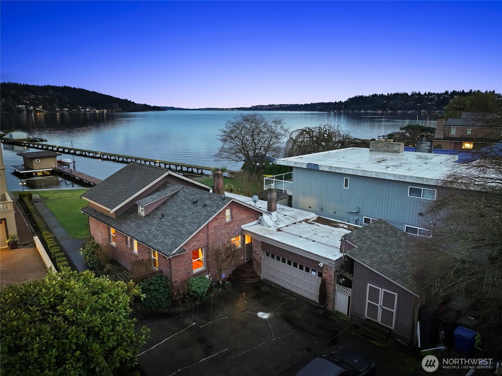 4728 NE 172nd Street , Lake Forest Park, WA 98155