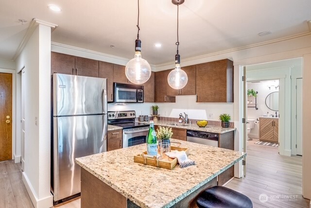 626 4th Avenue W #104, Seattle, WA 98119-4502