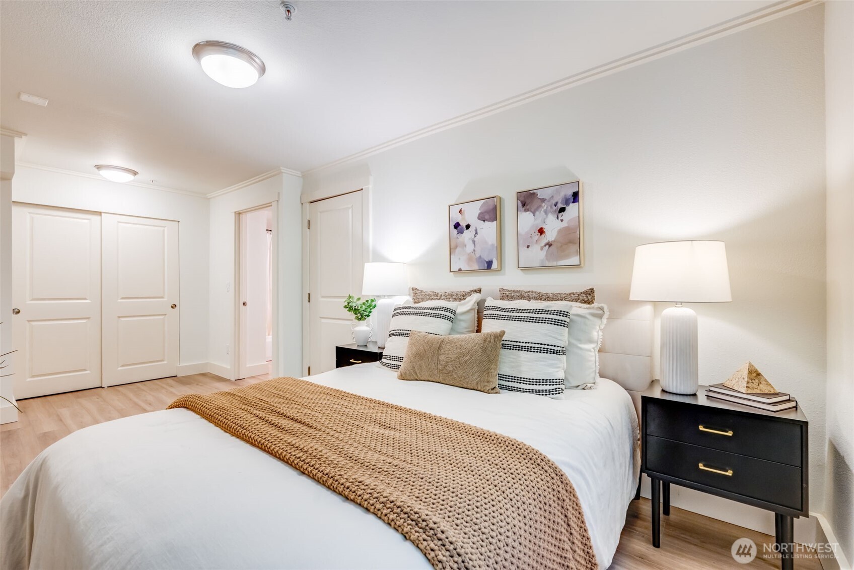 626 4th Avenue W #104, Seattle, WA 98119-4502