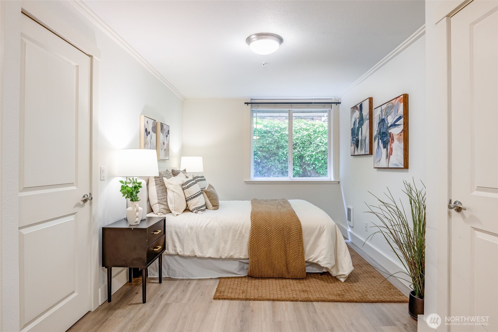 626 4th Avenue W #104, Seattle, WA 98119-4502