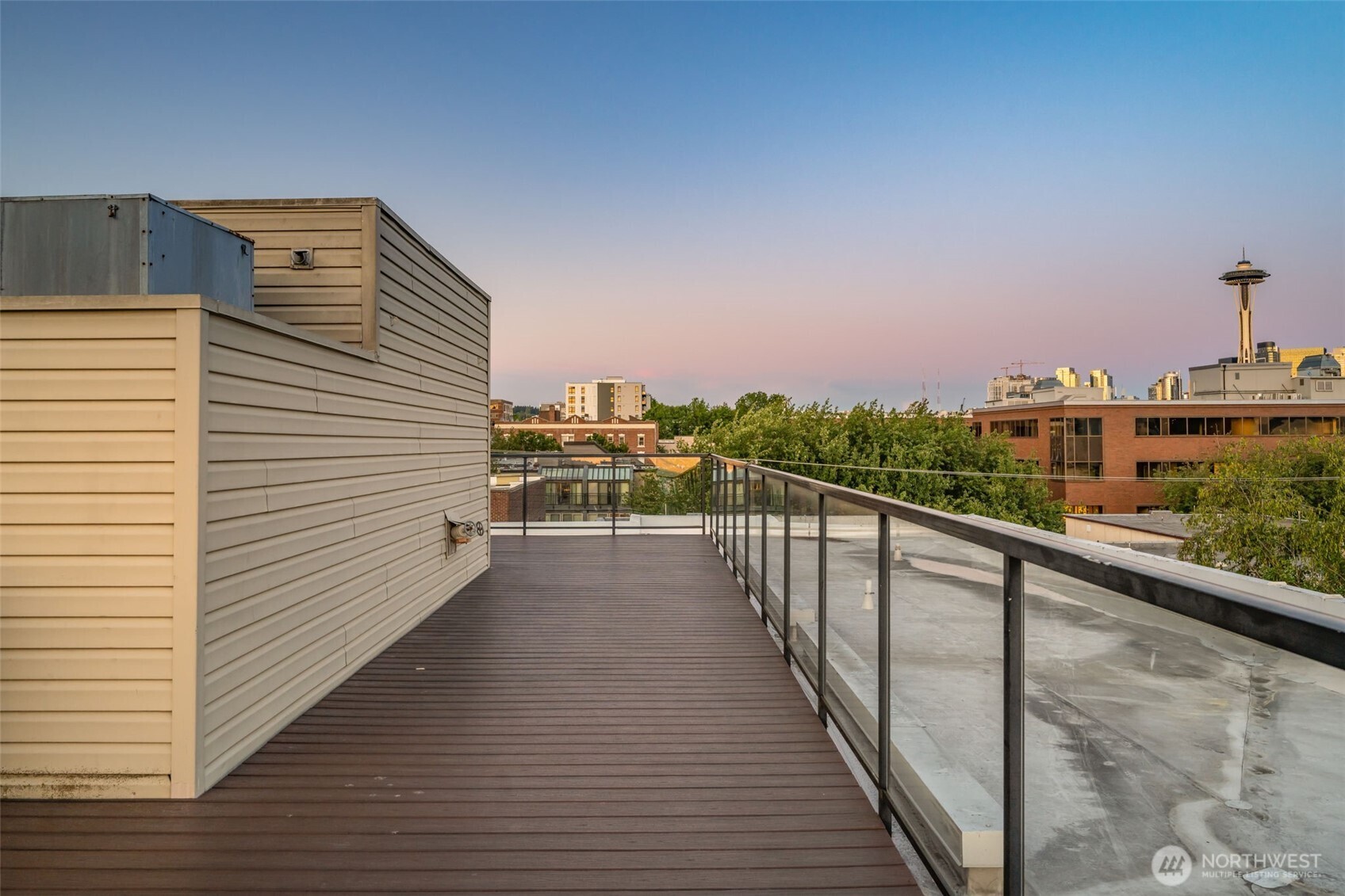 626 4th Avenue W #104, Seattle, WA 98119-4502