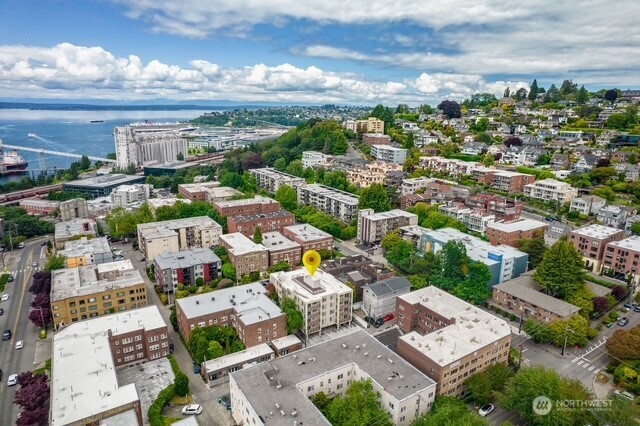 626 4th Avenue W #104, Seattle, WA 98119-4502