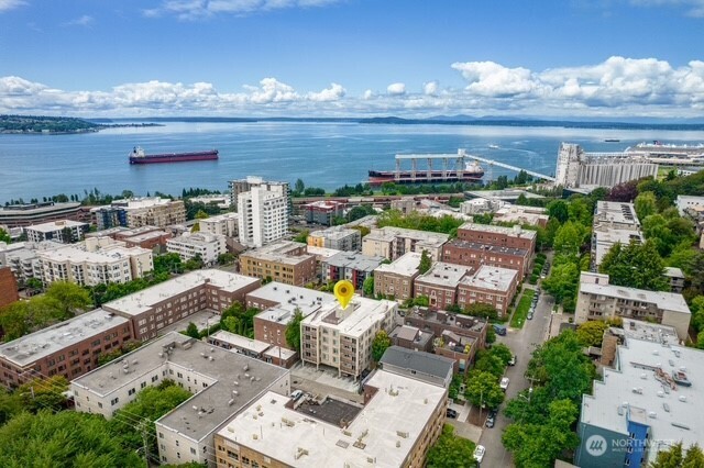 626 4th Avenue W #104, Seattle, WA 98119-4502