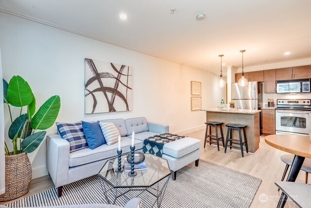 626 4th Avenue W #104, Seattle, WA 98119-4502