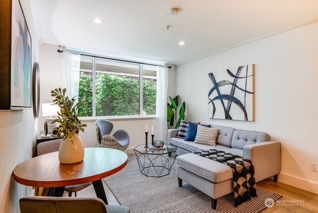 626 4th Avenue W #104, Seattle, WA 98119-4502