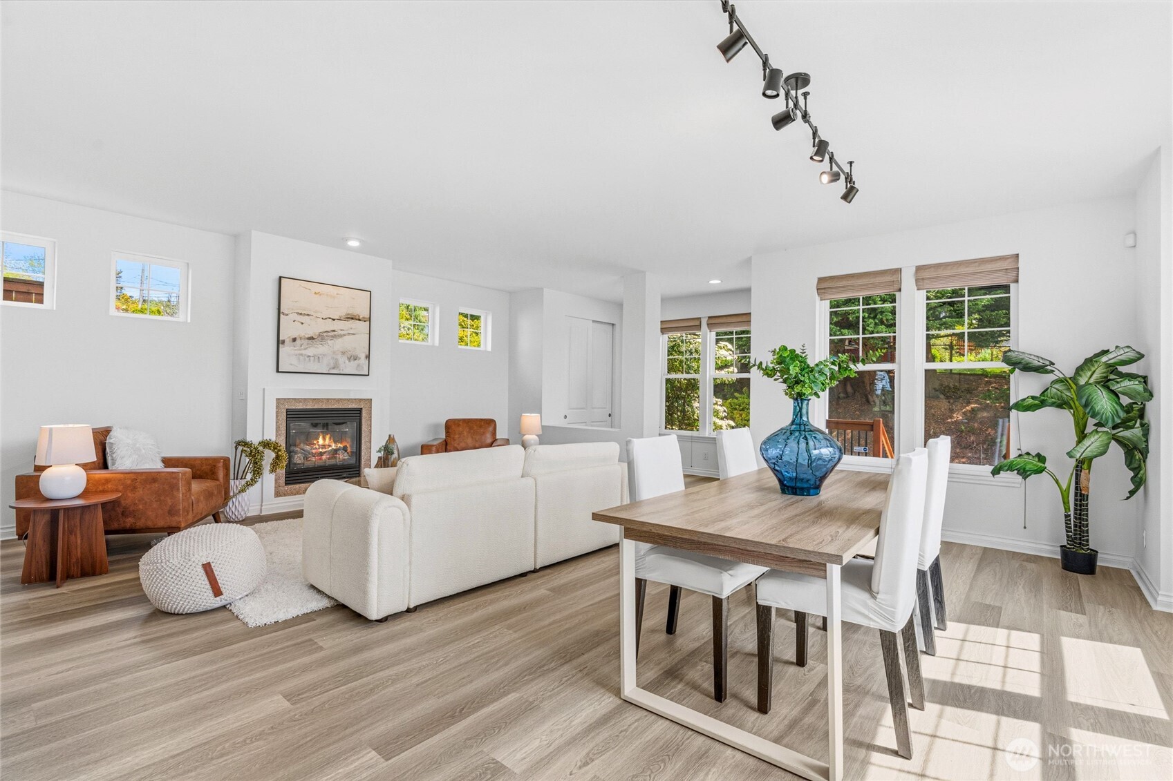 4930 S Holly Street , Seattle, WA 98118