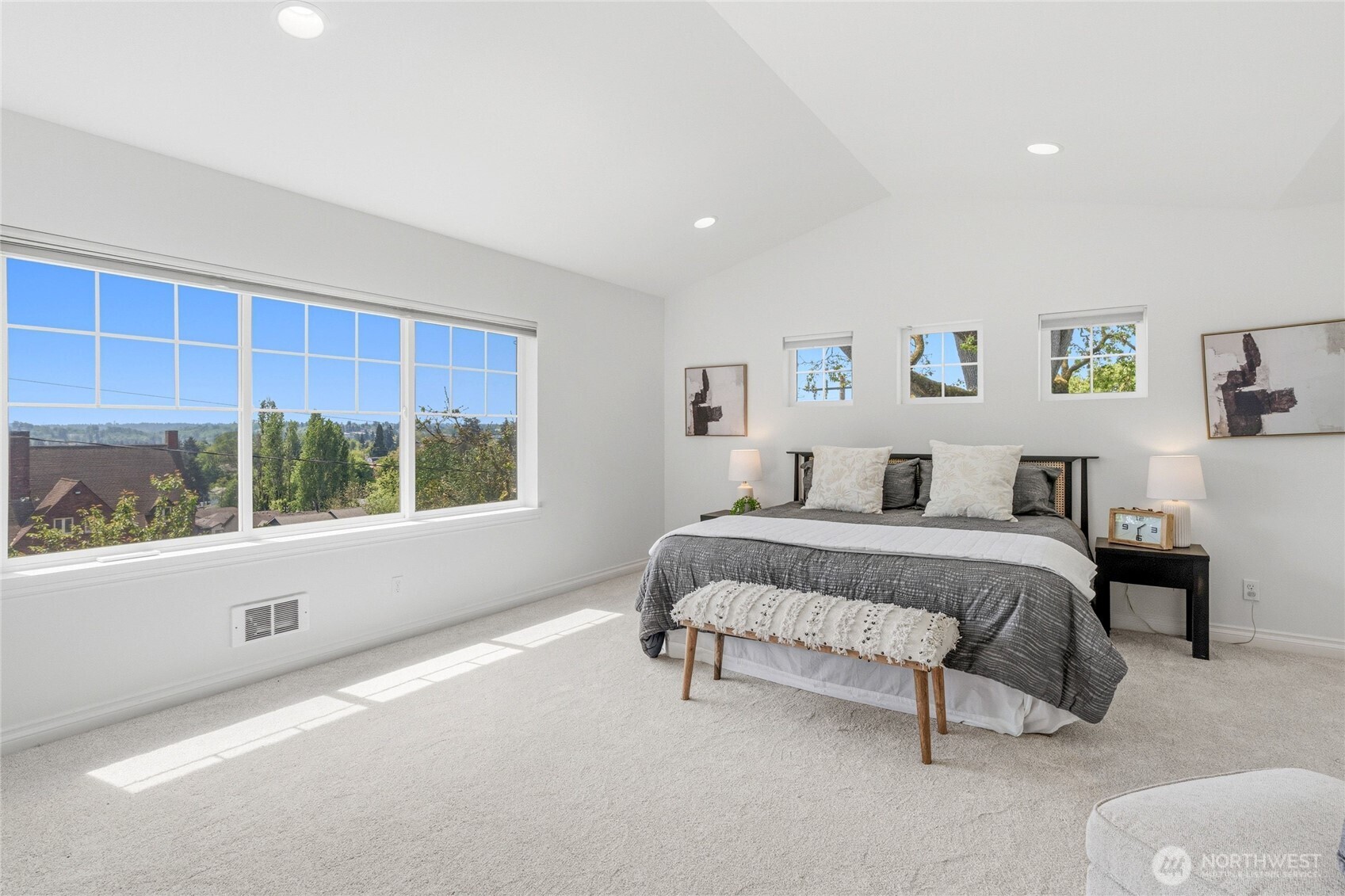 4930 S Holly Street , Seattle, WA 98118