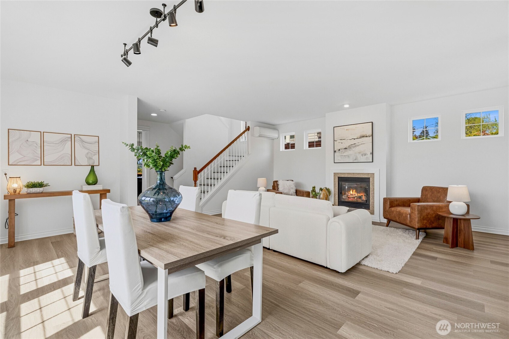 4930 S Holly Street , Seattle, WA 98118