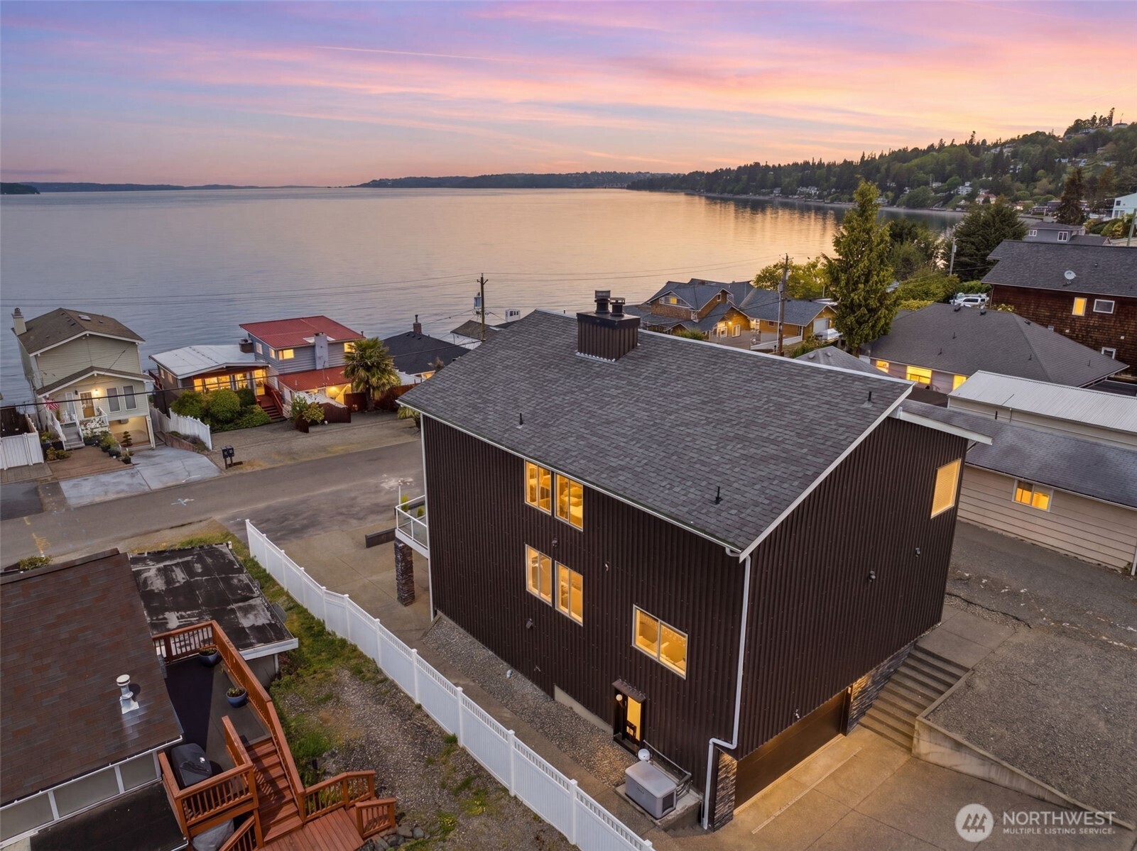 28630 Soundview Drive S, Des Moines, WA 98198