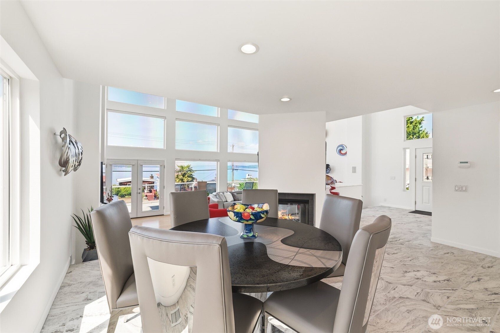 28630 Soundview Drive S, Des Moines, WA 98198