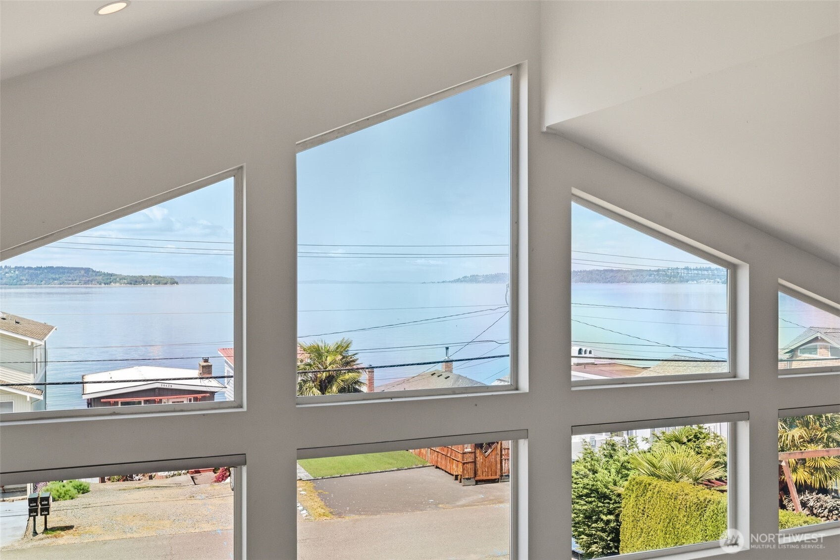 28630 Soundview Drive S, Des Moines, WA 98198