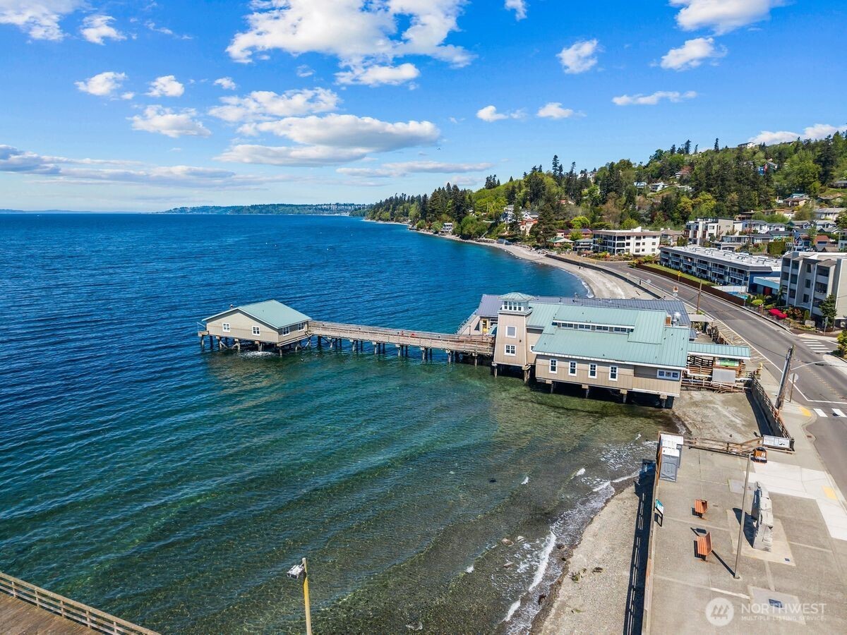 28630 Soundview Drive S, Des Moines, WA 98198