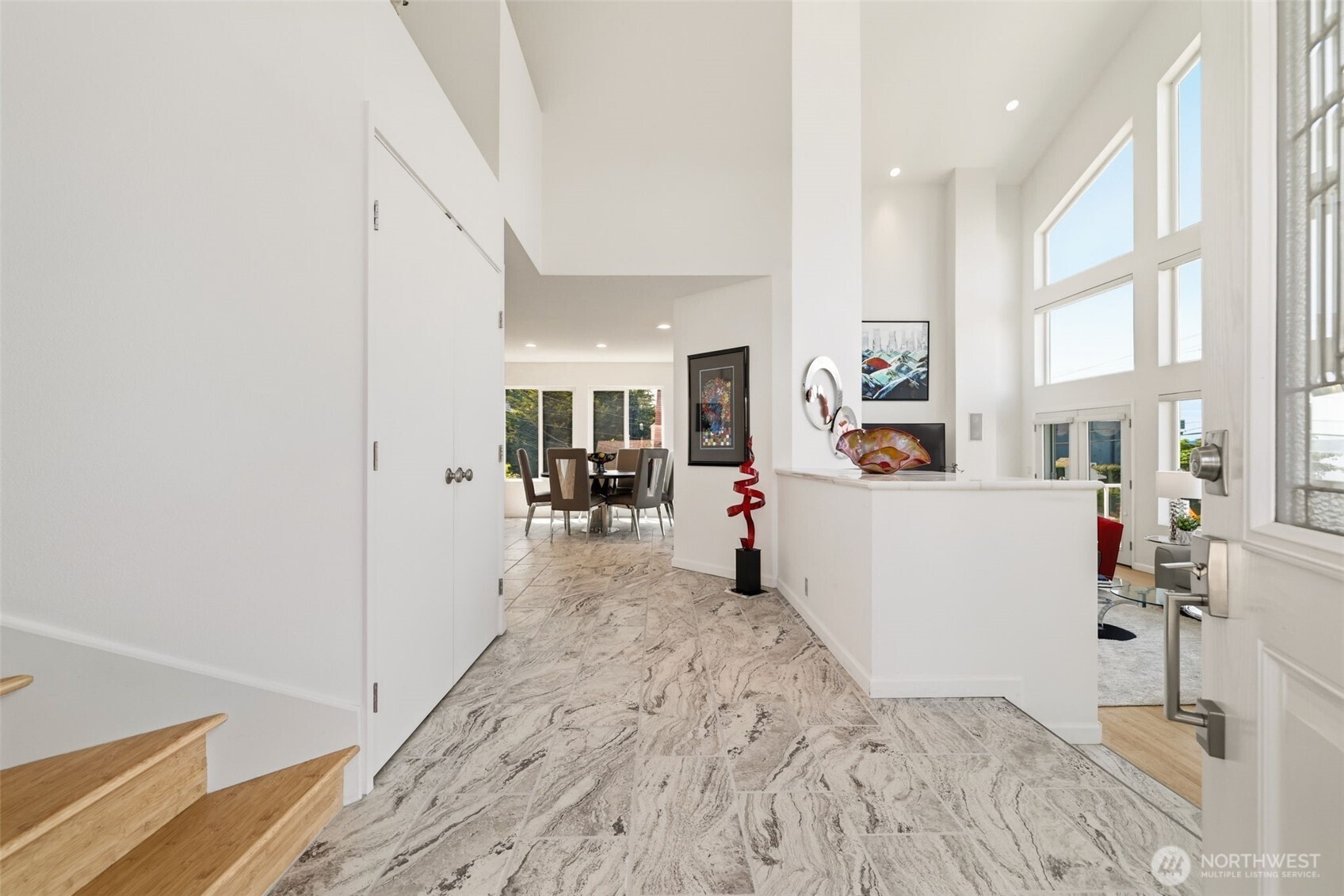 28630 Soundview Drive S, Des Moines, WA 98198