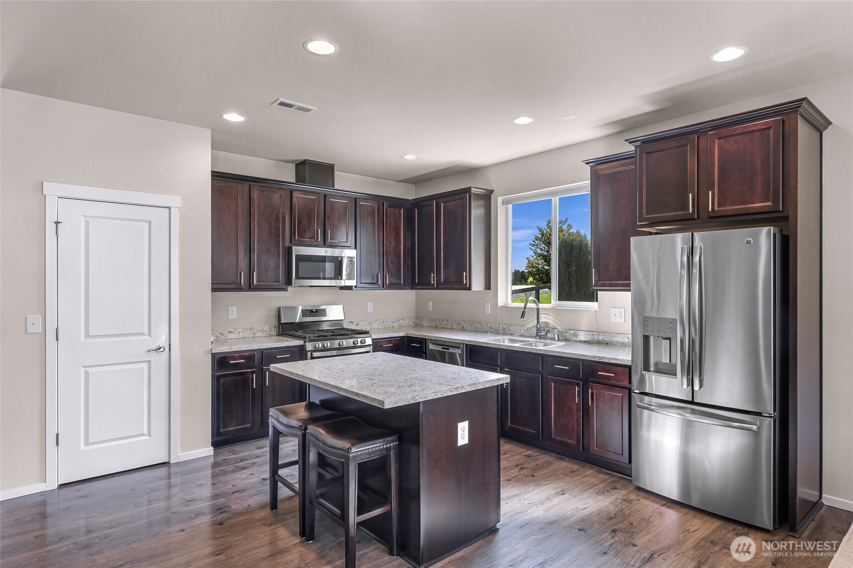 1348 Sunrise Estates Place , Camano Island, WA 98282