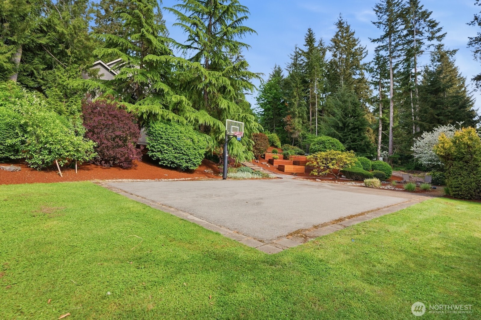 11720 201st Place NE, Redmond, WA 98053-9637