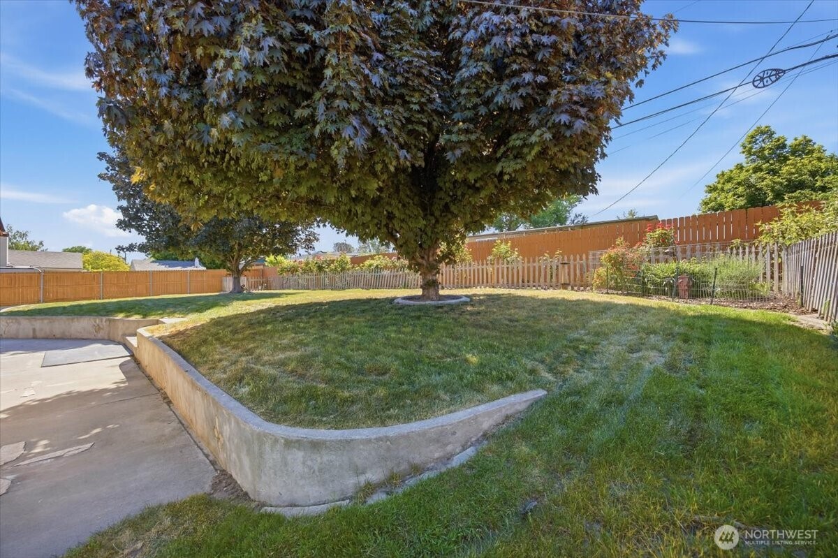 6411 W Willamette Ave , Kennewick, WA 99336