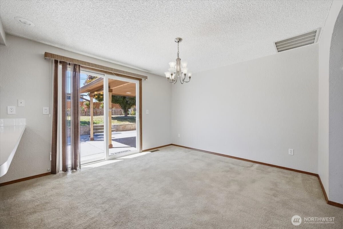 6411 W Willamette Ave , Kennewick, WA 99336