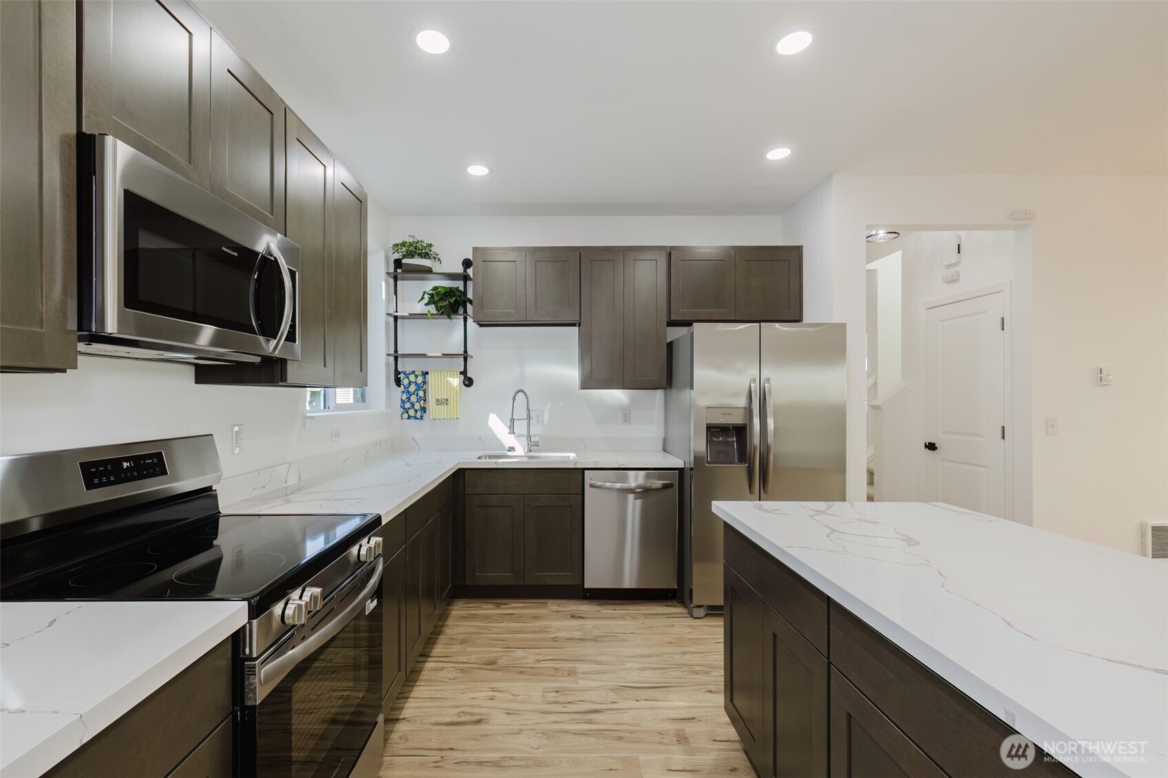 4419 Abalone Street , Bremerton, WA 98312