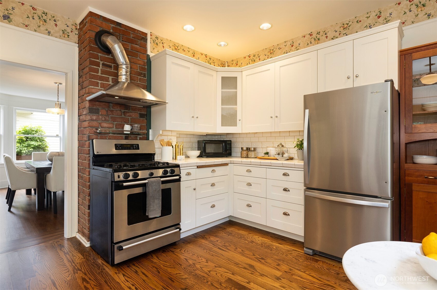 806 15th Avenue E, Seattle, WA 98112
