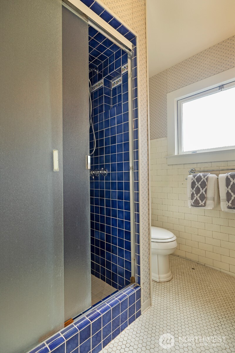 806 15th Avenue E, Seattle, WA 98112