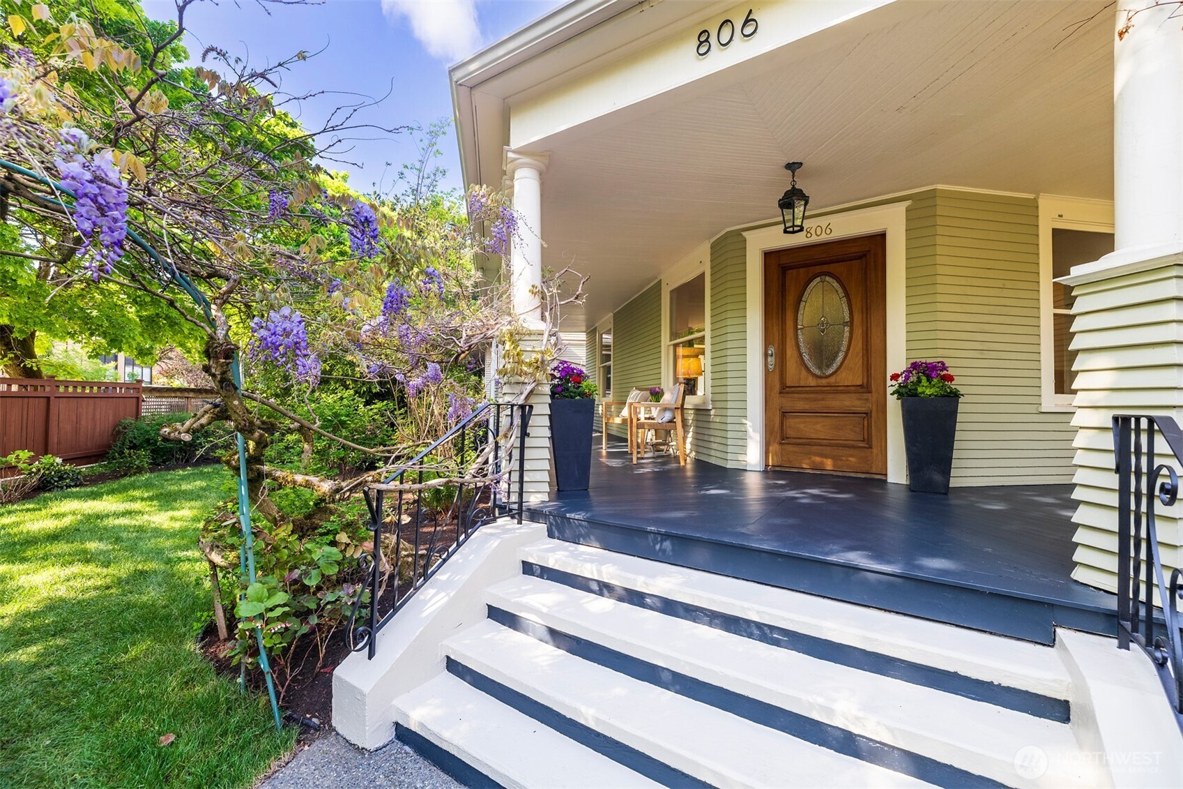 806 15th Avenue E, Seattle, WA 98112