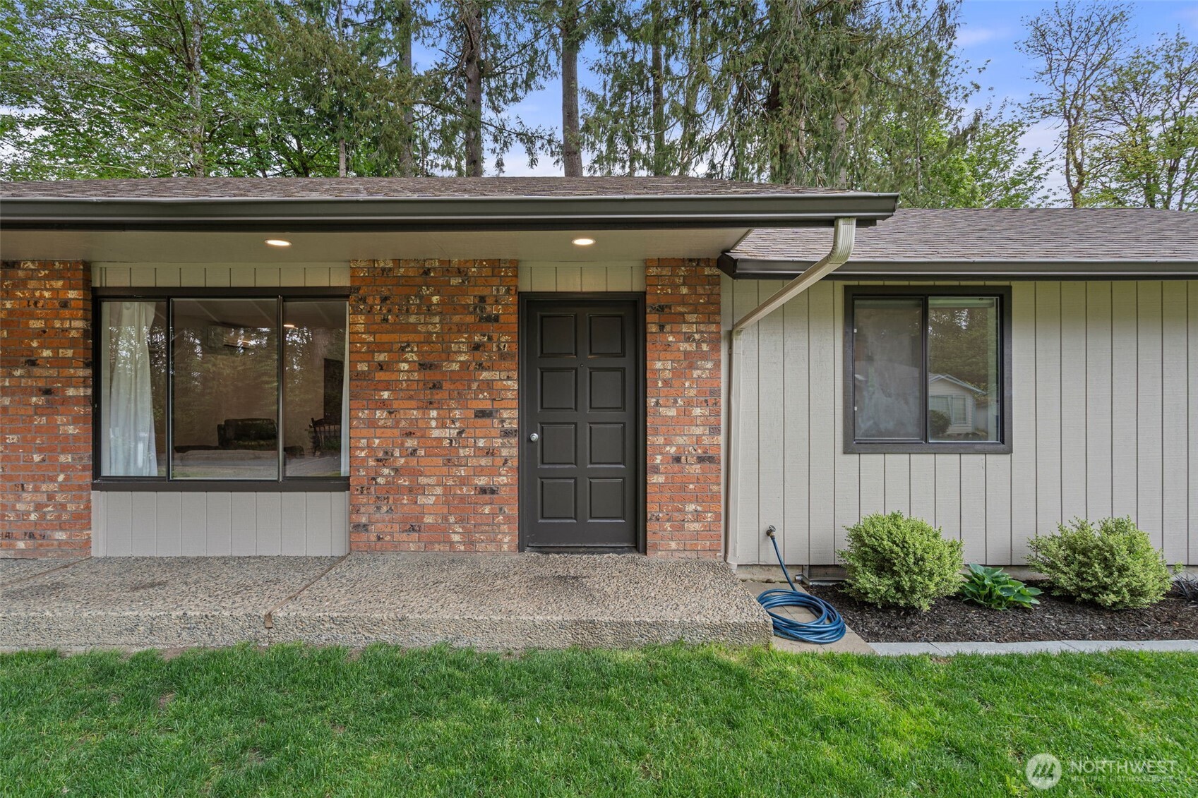708 NE Eaton Court , Castle Rock, WA 98611