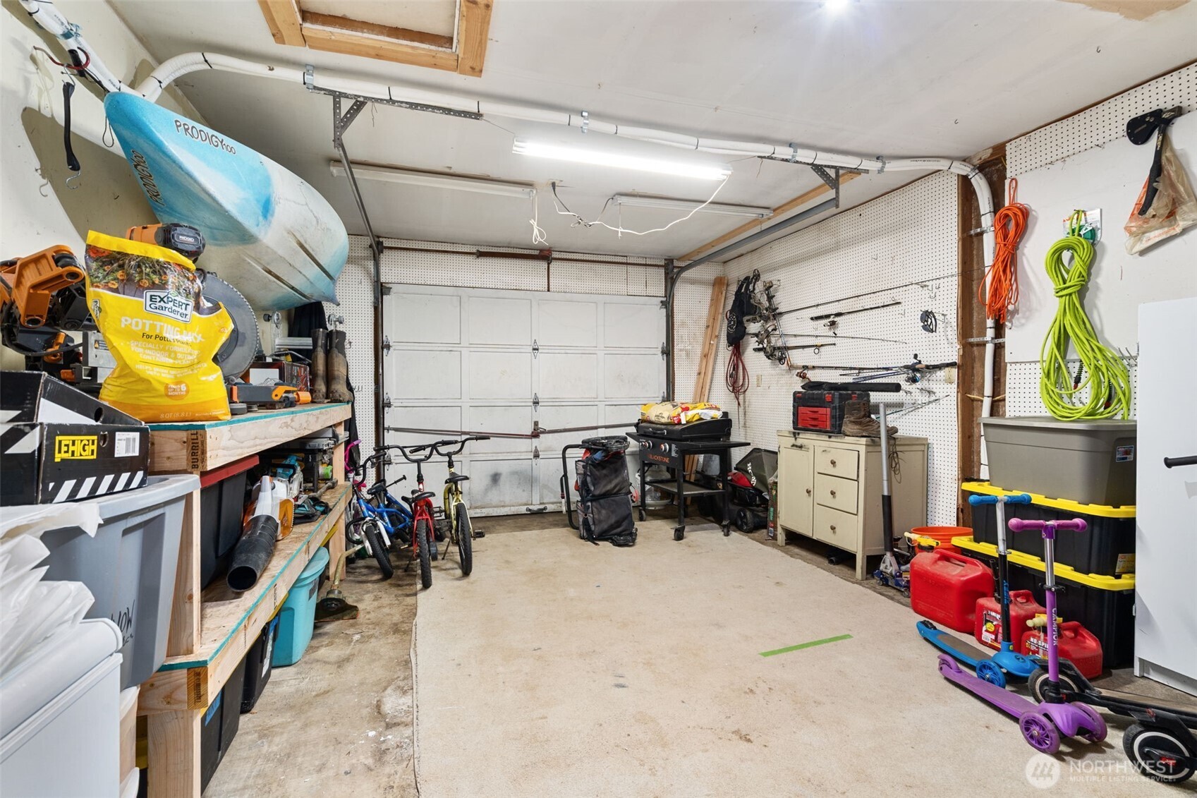 708 NE Eaton Court , Castle Rock, WA 98611