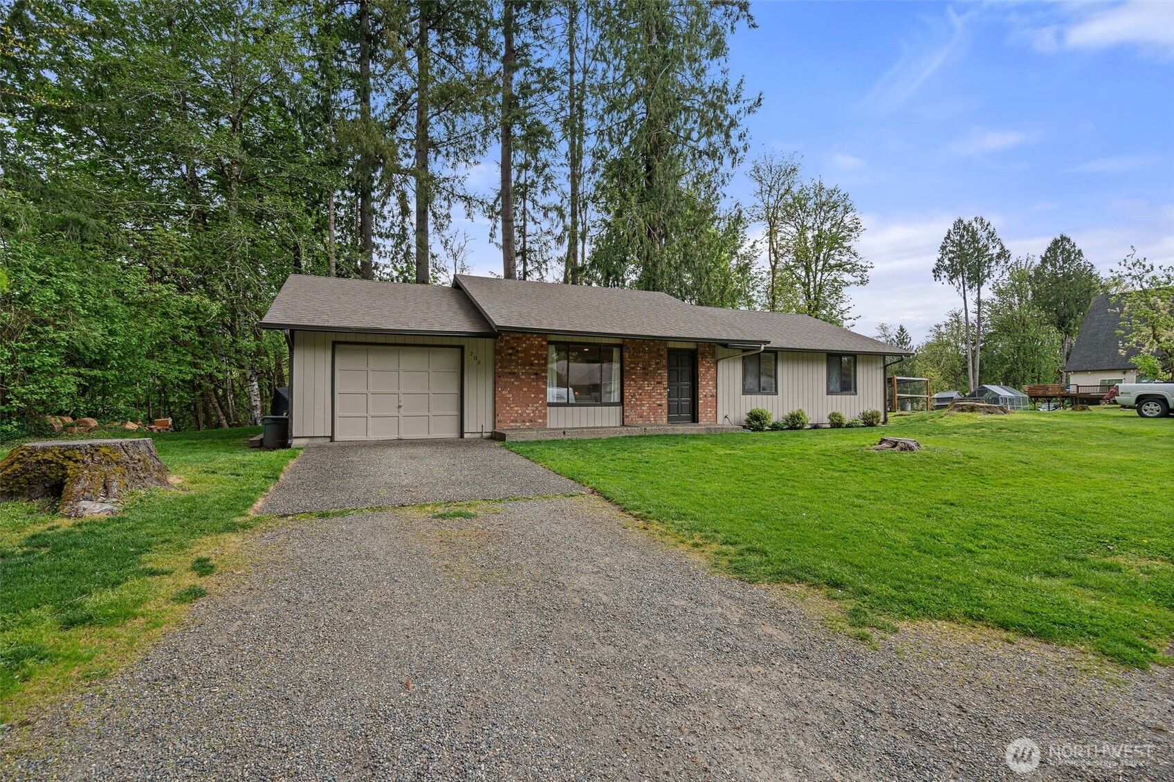 708 NE Eaton Court , Castle Rock, WA 98611