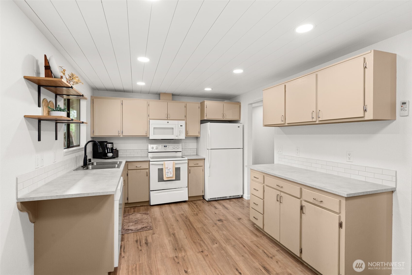 708 NE Eaton Court , Castle Rock, WA 98611