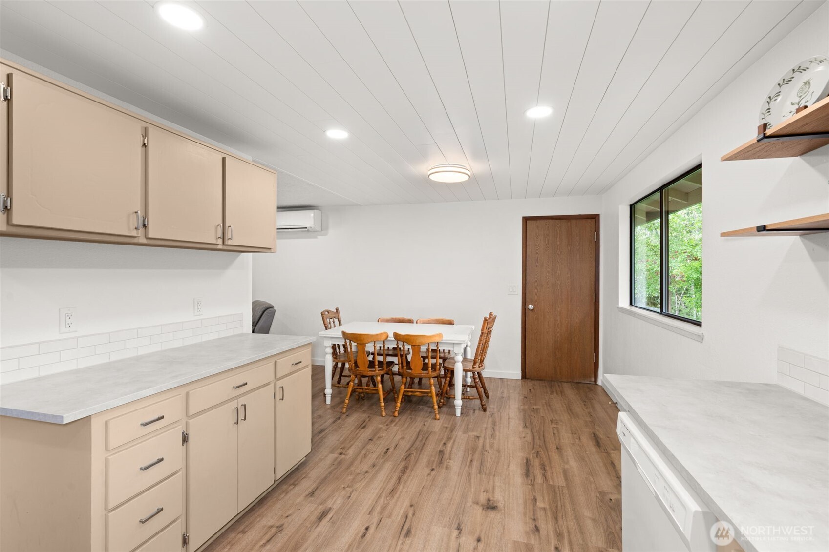 708 NE Eaton Court , Castle Rock, WA 98611