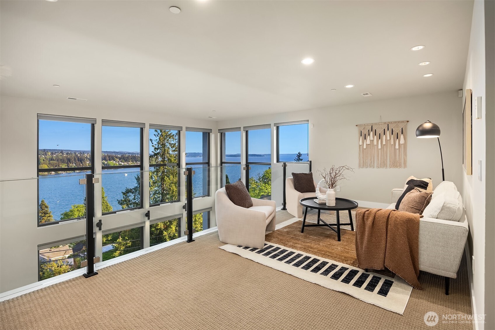 8902 NE 117th Place , Kirkland, WA 98034