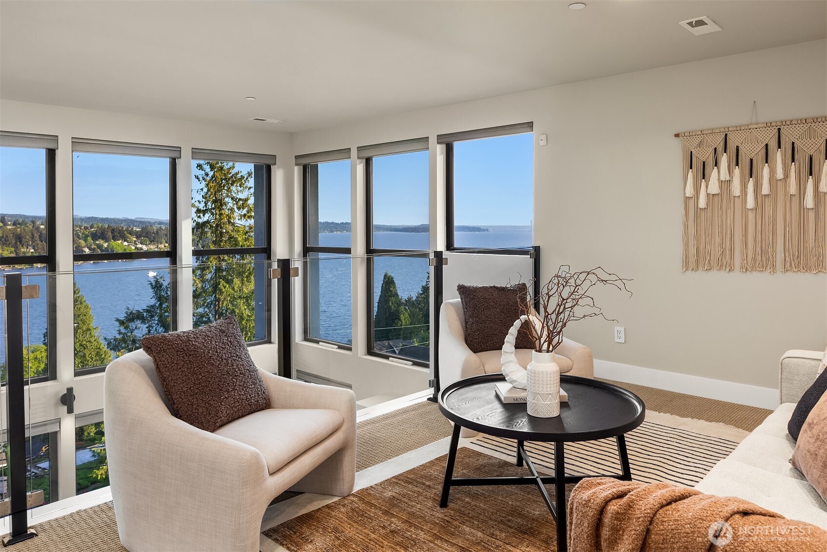 8902 NE 117th Place , Kirkland, WA 98034