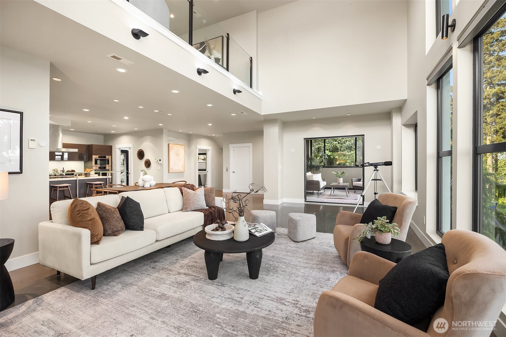 8902 NE 117th Place , Kirkland, WA 98034